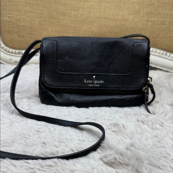 Kate Spade New York Mansfield Mariana
Crossbody Bag (Black) - Picture 1 of 11